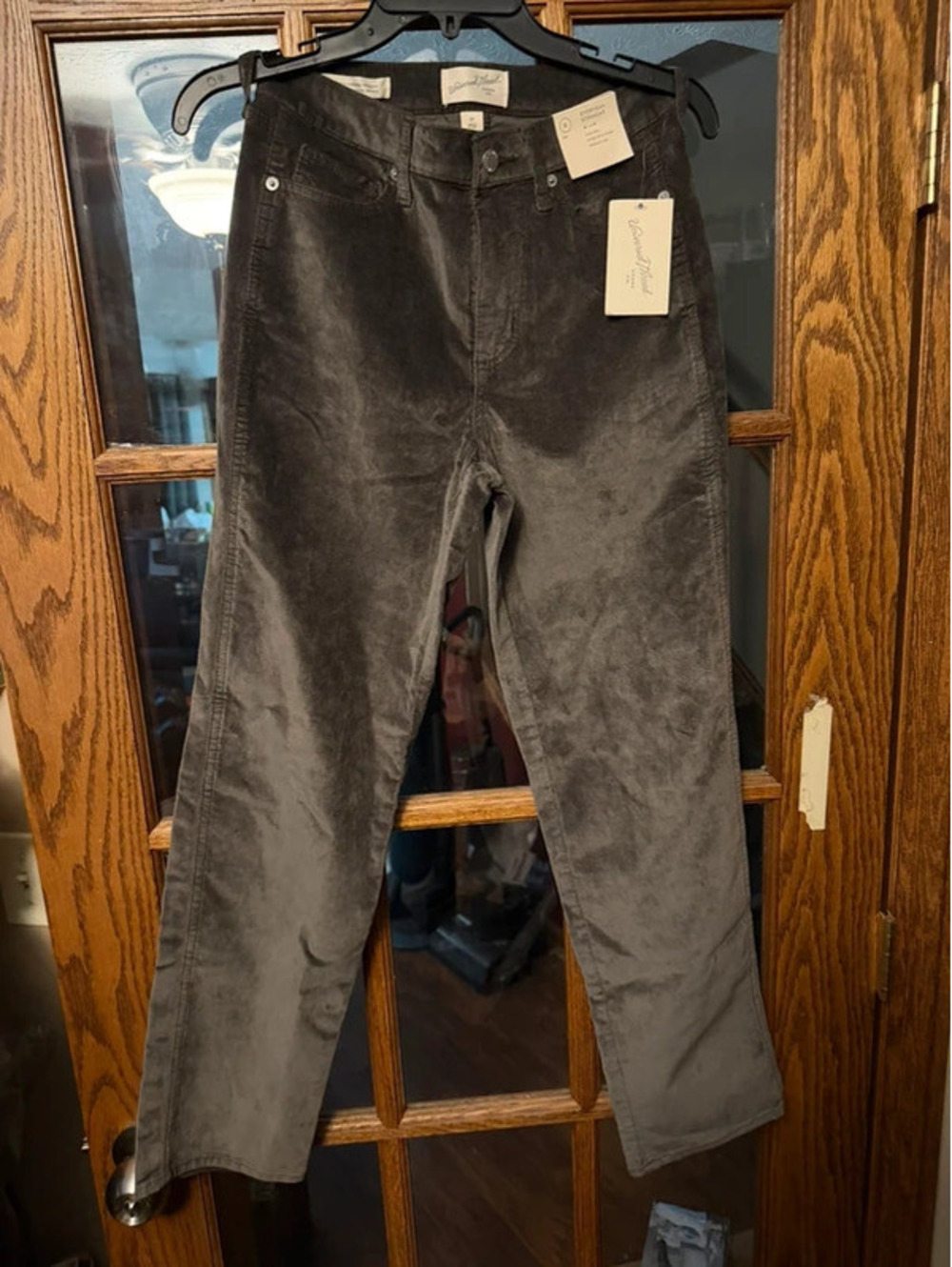 Universal Thread Women’s Everyday Straight Jeans Size 6 Grey High Rise NWT